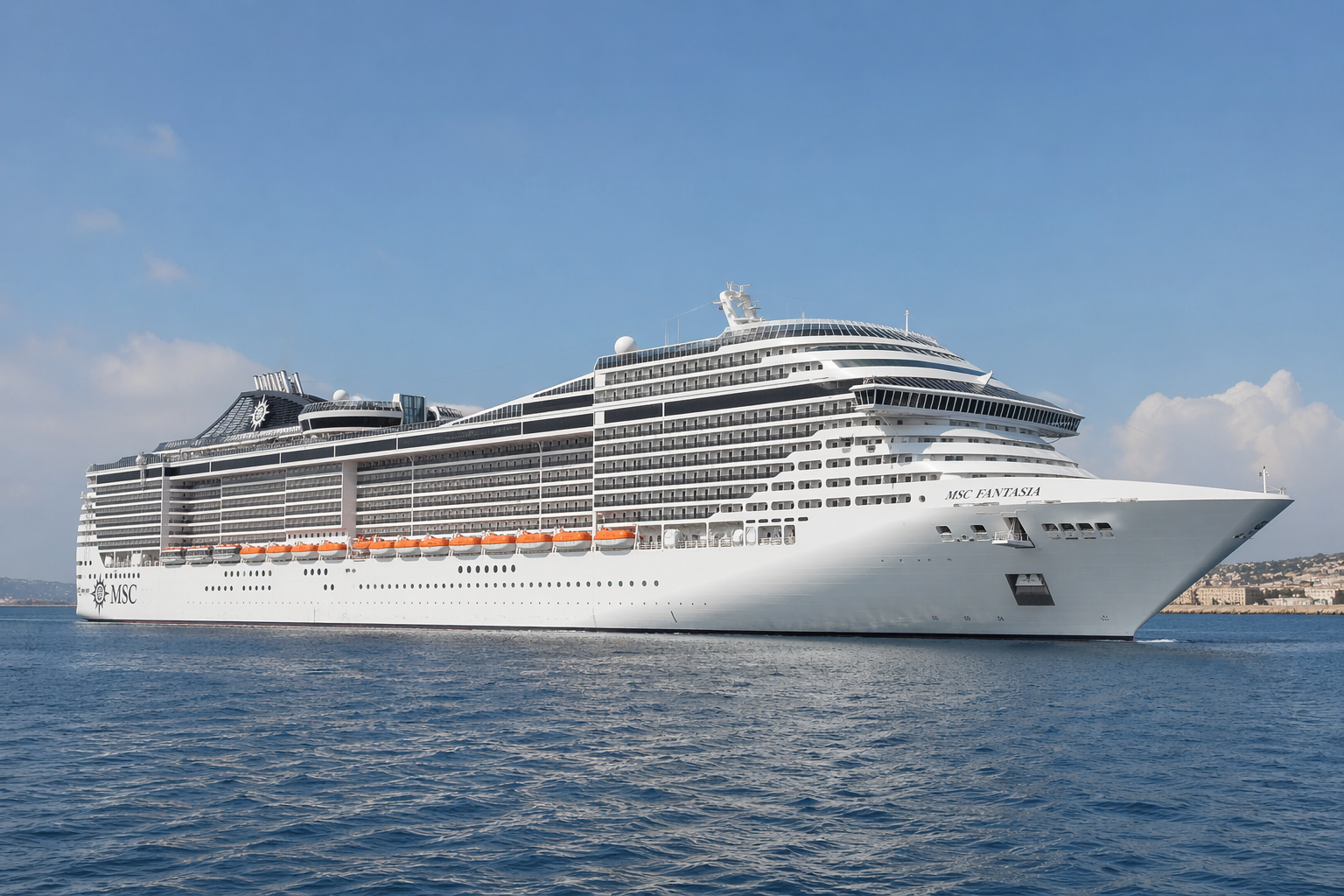 Descubre el MSC Fantasia, un crucero de lujo con entretenimiento, gastronomía y rutas increíbles para unas vacaciones inolvidables.