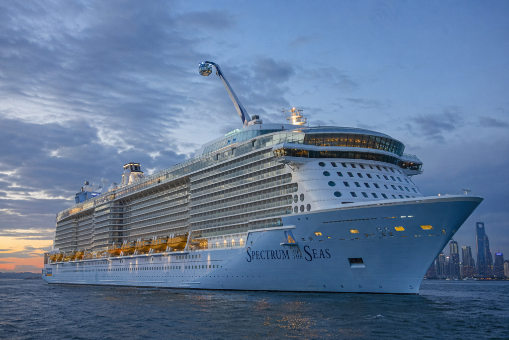 Descubre el Spectrum of the Seas, un crucero de lujo con tecnología, entretenimiento y destinos increíbles por Asia.